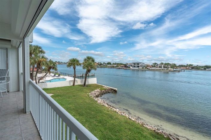 Image No.40-2 Bed Property for sale