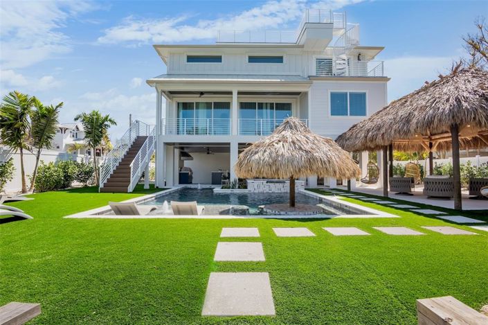 Image No.19-6 Bed Property for sale