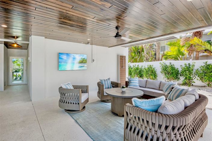 Image No.27-6 Bed Property for sale