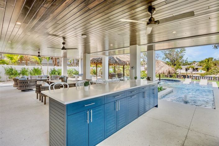 Image No.28-6 Bed Property for sale