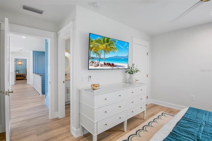 Image No.38-6 Bed Property for sale