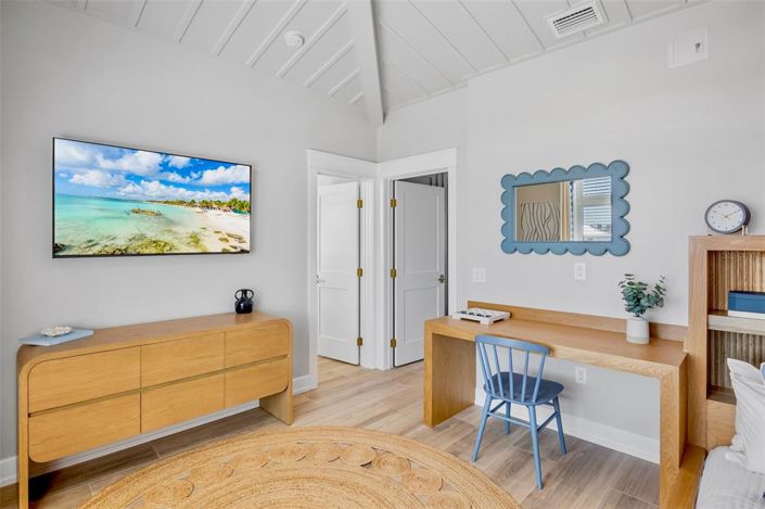 Image No.42-6 Bed Property for sale