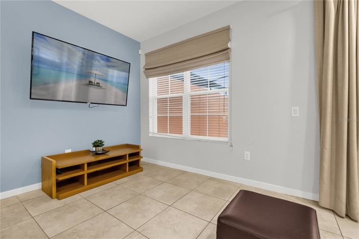 Image No.11-2 Bed Townhouse for sale