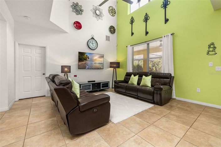 Image No.13-6 Bed Property for sale