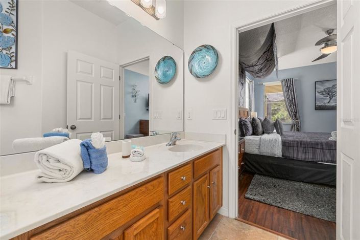 Image No.24-6 Bed Property for sale