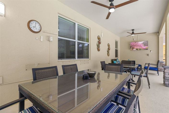 Image No.70-6 Bed Property for sale