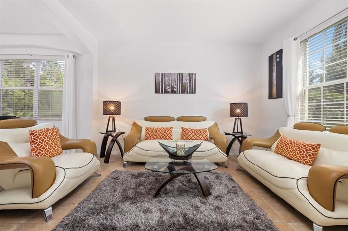 Image No.8-6 Bed Property for sale