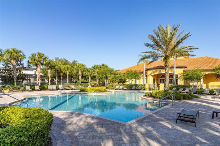 Image No.90-6 Bed Property for sale