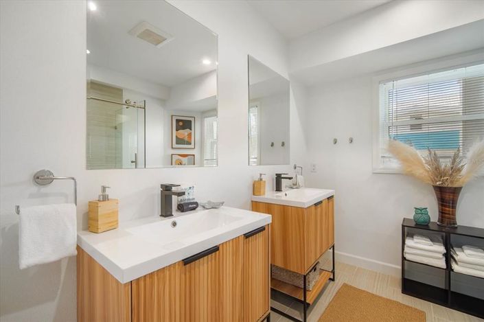 Image No.14-4 Bed Property for sale