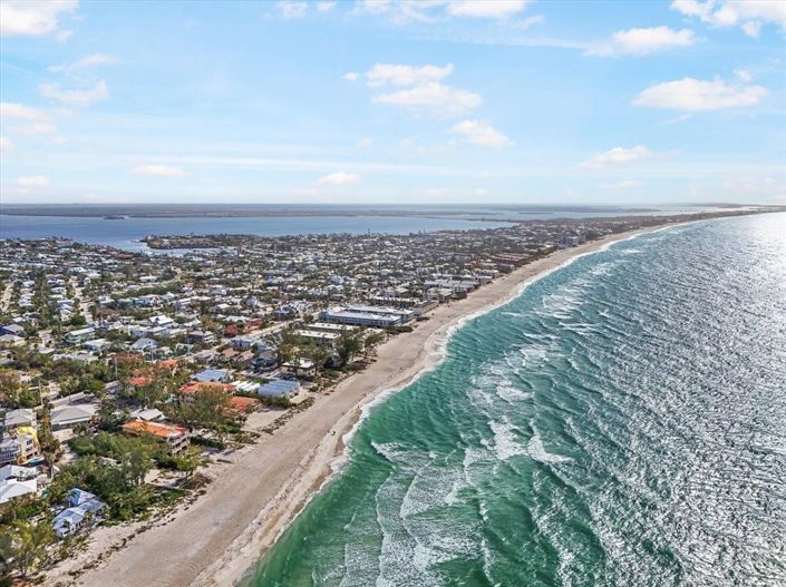 Image No.78-4 Bed Property for sale