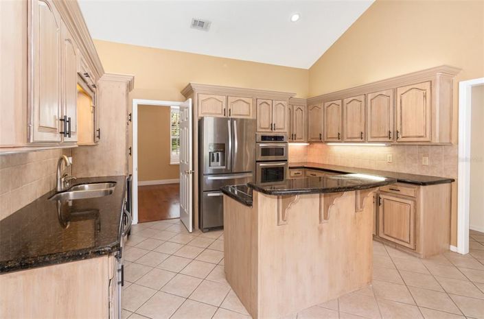 Image No.10-4 Bed Property for sale