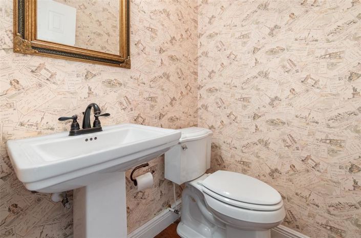 Image No.12-4 Bed Property for sale