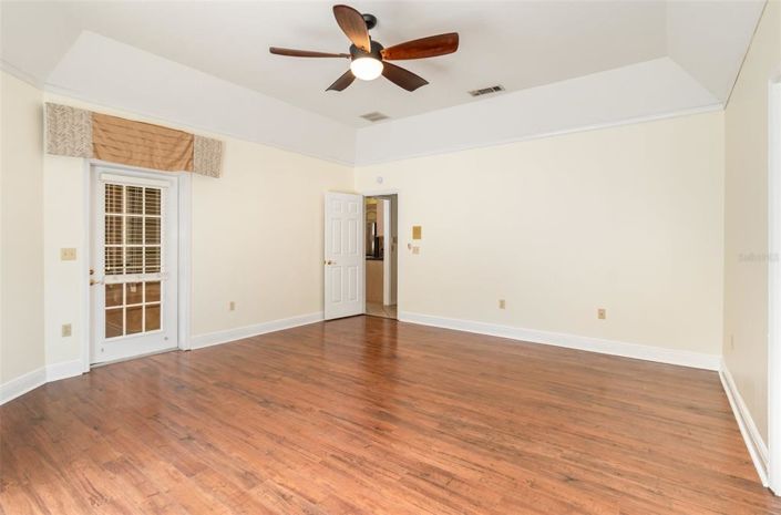 Image No.15-4 Bed Property for sale