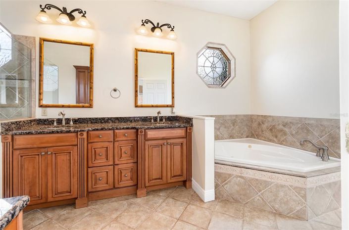 Image No.16-4 Bed Property for sale