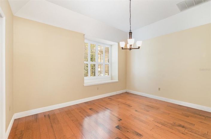 Image No.20-4 Bed Property for sale