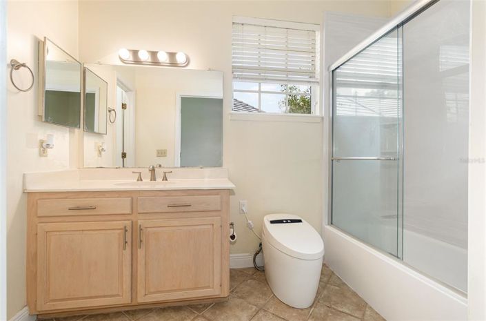 Image No.28-4 Bed Property for sale