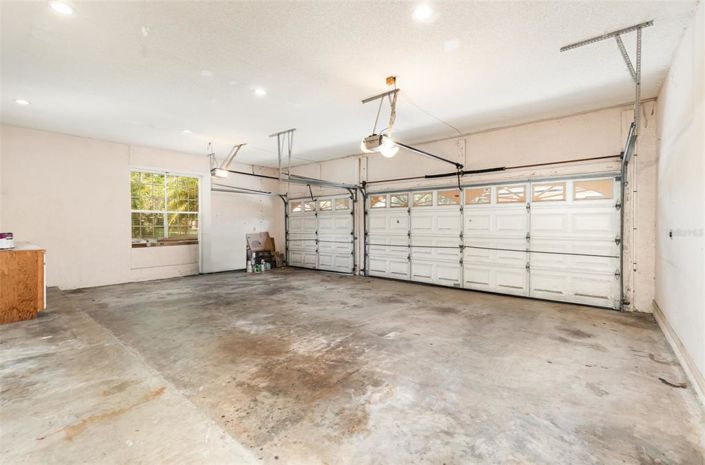 Image No.32-4 Bed Property for sale