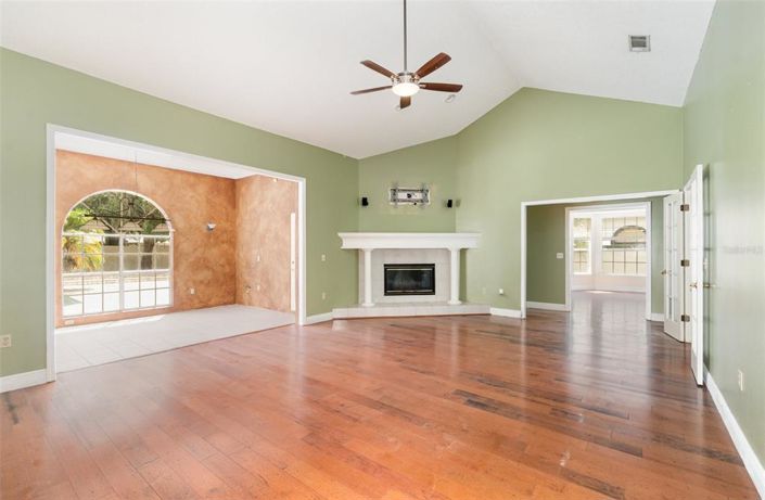 Image No.6-4 Bed Property for sale