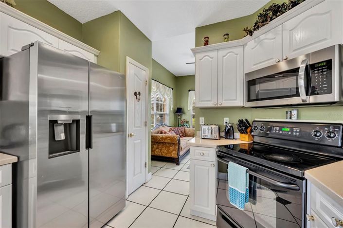 Image No.12-5 Bed Property for sale