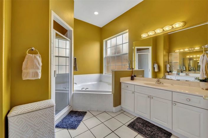 Image No.17-5 Bed Property for sale