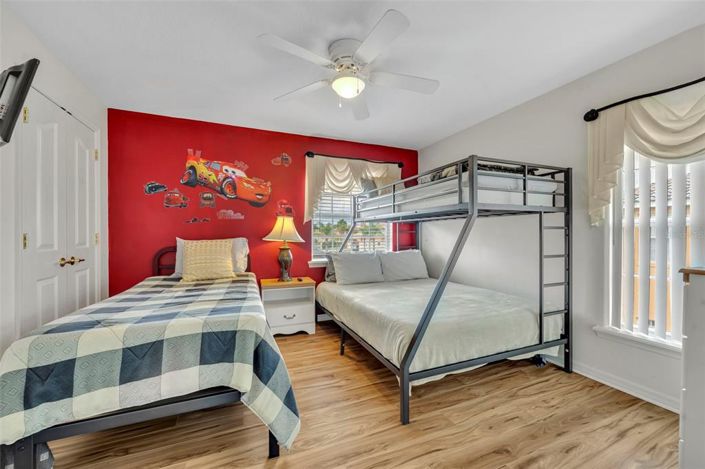 Image No.30-5 Bed Property for sale