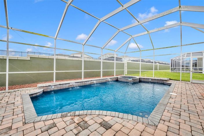 Image No.37-5 Bed Property for sale