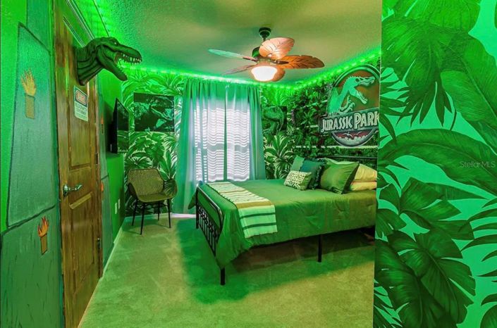 Image No.15-10 Bed Property for sale