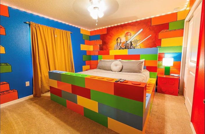 Image No.18-10 Bed Property for sale