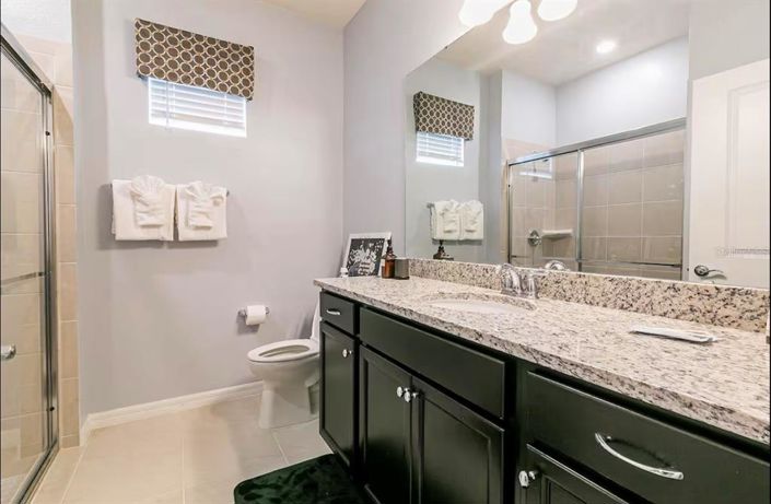 Image No.32-10 Bed Property for sale