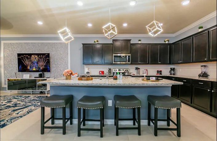 Image No.5-10 Bed Property for sale