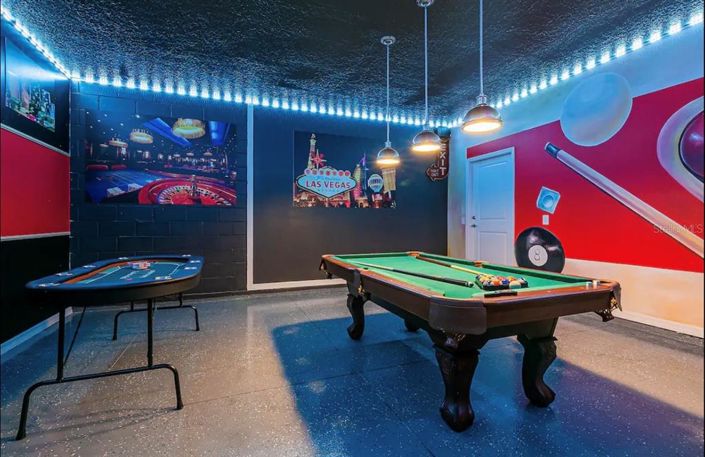 Image No.7-10 Bed Property for sale