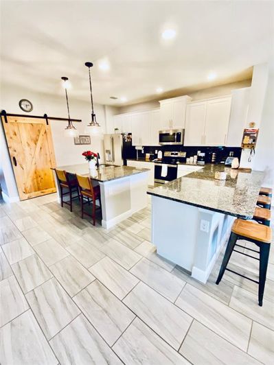 Image No.9-5 Bed Property for sale