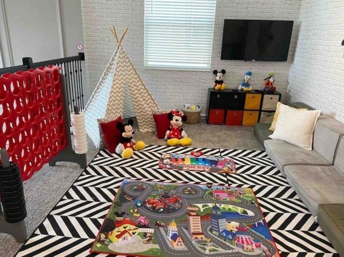 Image No.12-5 Bed Property for sale