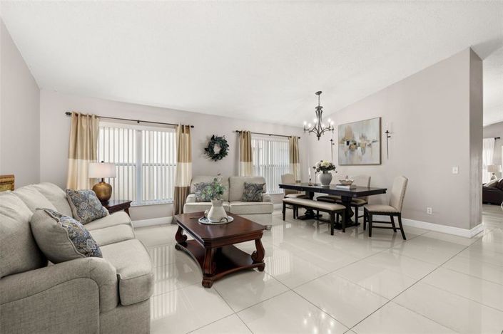 Image No.5-Propriété de 4 chambres à vendre à Davenport