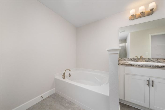 Image No.32-4 Bed Property for sale