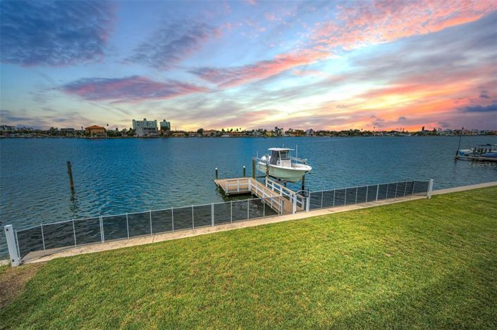 Image No.2-Propriété de 5 chambres à vendre à Floride