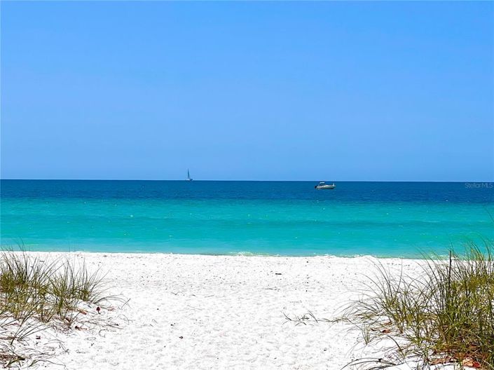 Image No.6-5 Bed Property for sale