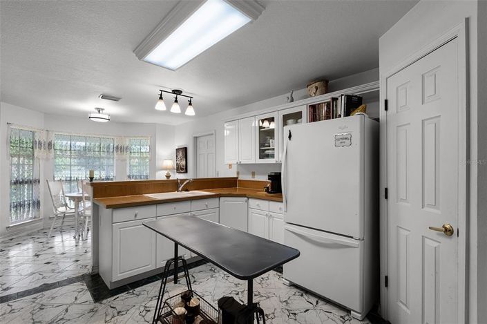 Image No.20-3 Bed Property for sale