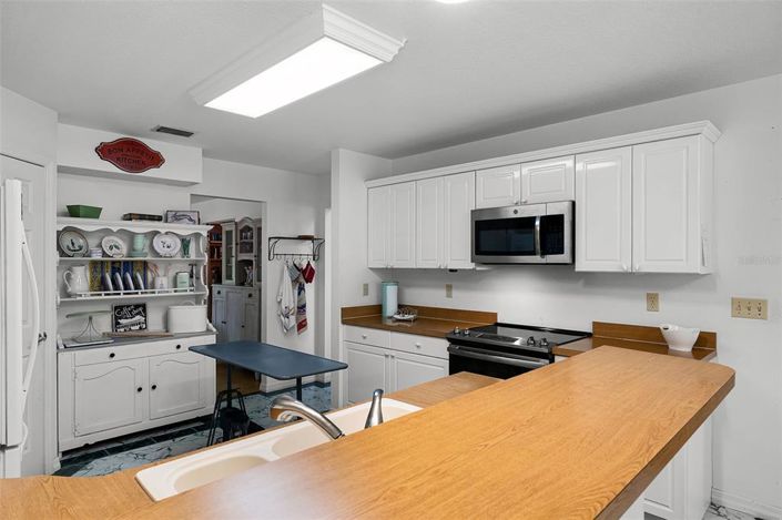 Image No.22-3 Bed Property for sale