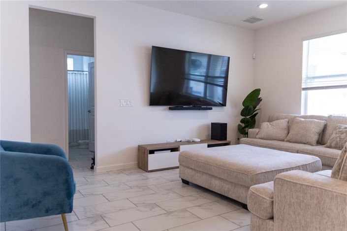 Image No.20-5 Bed Property for sale