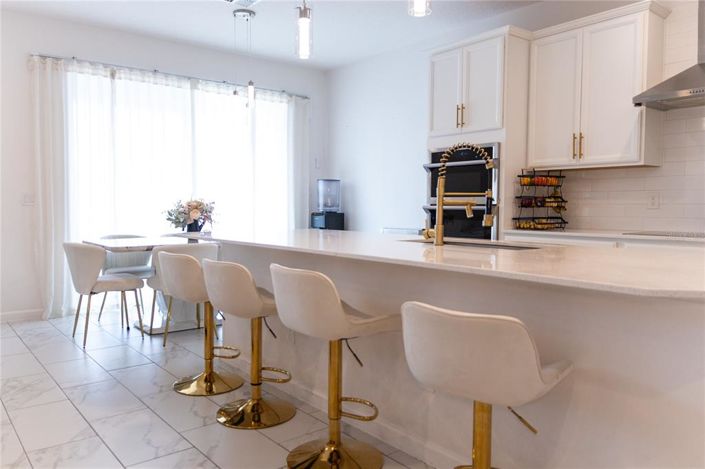 Image No.21-5 Bed Property for sale