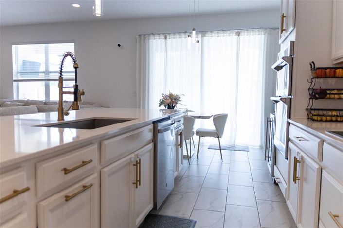 Image No.22-5 Bed Property for sale