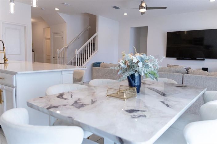 Image No.23-5 Bed Property for sale