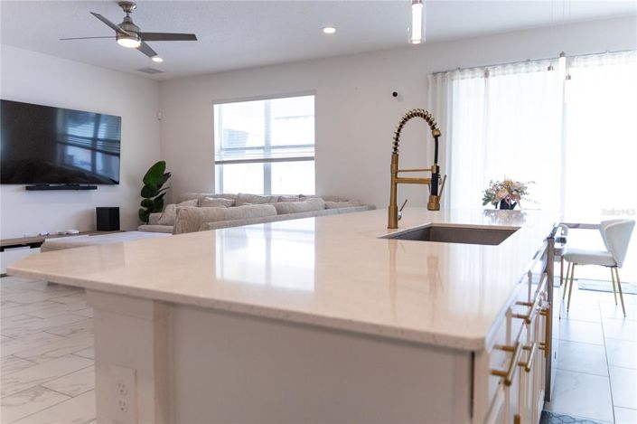 Image No.26-5 Bed Property for sale