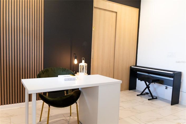 Image No.30-5 Bed Property for sale