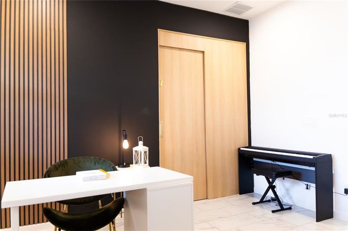 Image No.33-5 Bed Property for sale