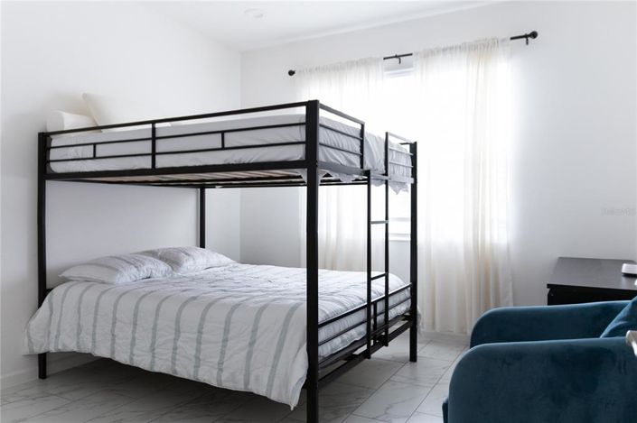 Image No.37-5 Bed Property for sale