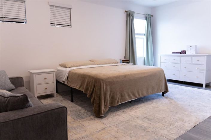 Image No.57-5 Bed Property for sale