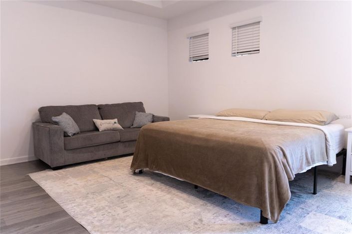 Image No.59-5 Bed Property for sale