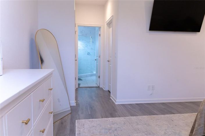 Image No.61-5 Bed Property for sale